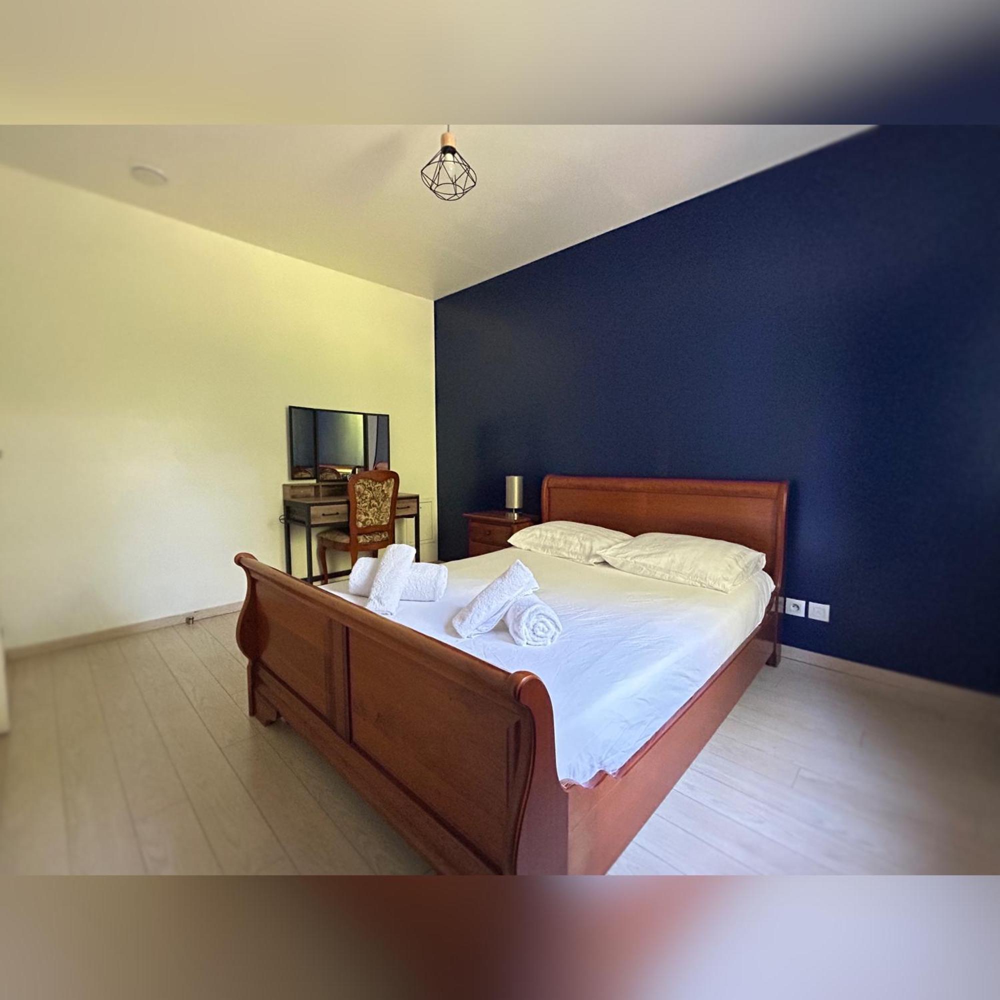 Le Duplex Chessy - 15Min From Disneyland - 2 Private Parkings - Garden - Kingsize & Queensize Bed - Supermarket Behind The House Exteriér fotografie